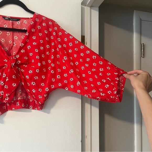 Zara Top Red floral tie front Cropped balloon‎ sleeves Size Large Linen blend - Picture 4 of 8